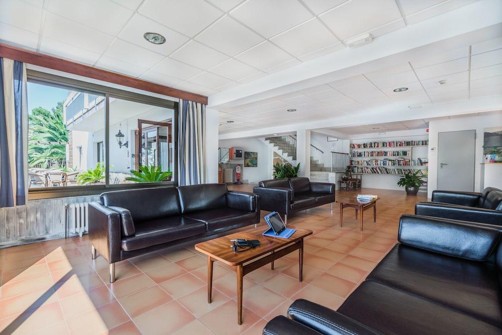 Boutique Hotel Oriola Cala de Sant Vicenc エクステリア 写真