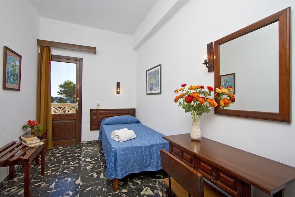 Boutique Hotel Oriola Cala de Sant Vicenc エクステリア 写真