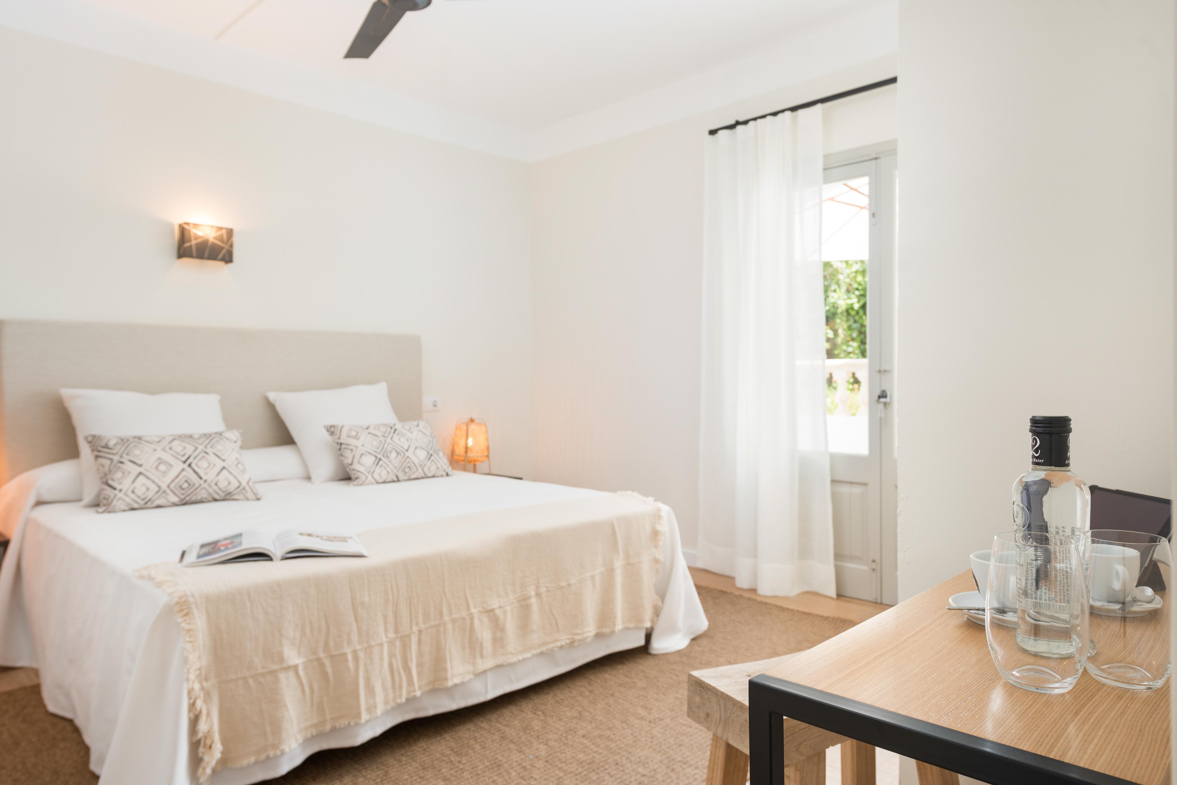 Boutique Hotel Oriola Cala de Sant Vicenc エクステリア 写真