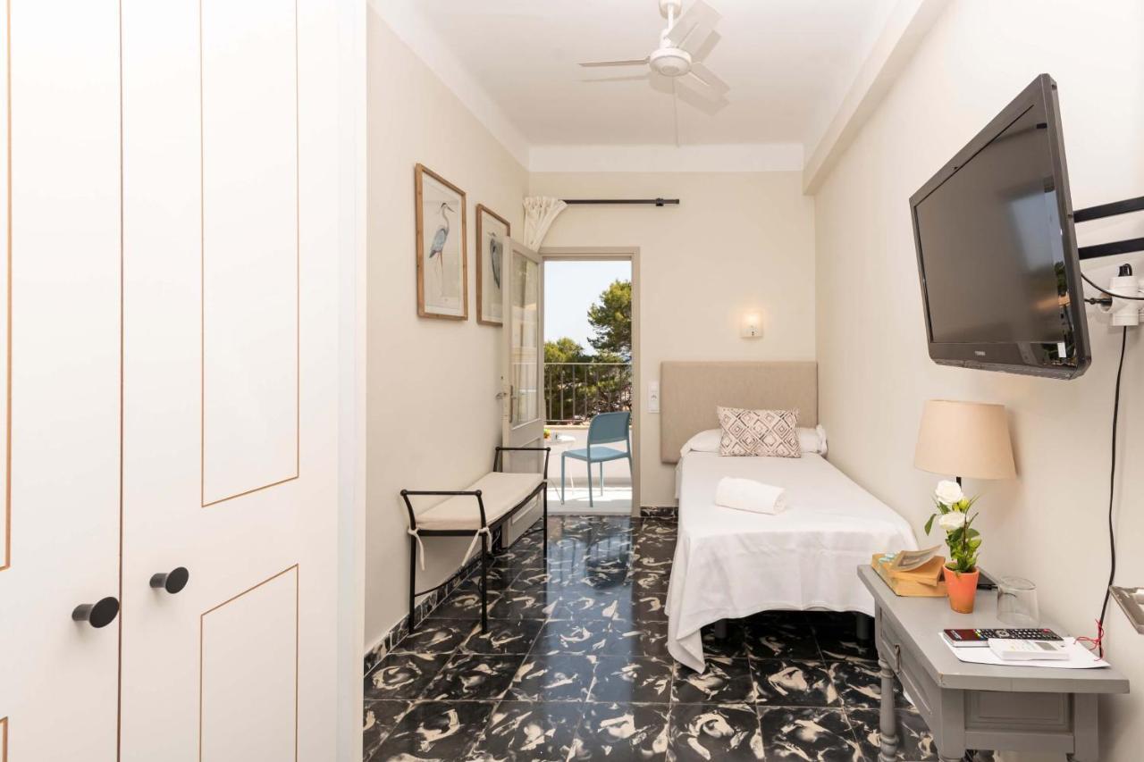Boutique Hotel Oriola Cala de Sant Vicenc エクステリア 写真