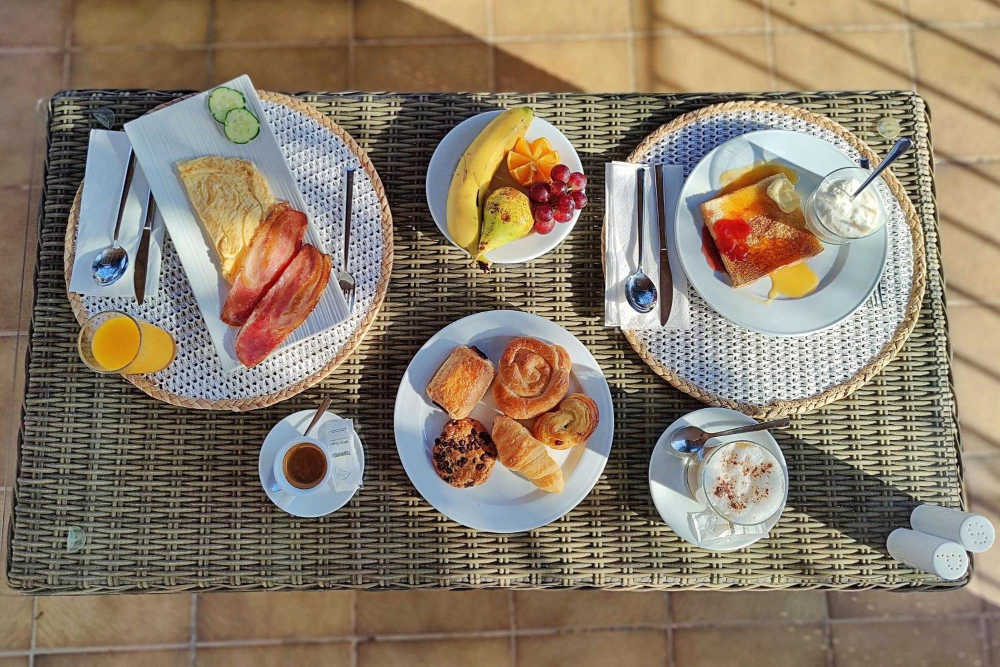 Boutique Hotel Oriola Cala de Sant Vicenc エクステリア 写真