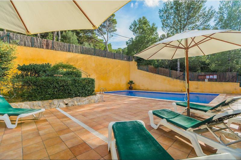Boutique Hotel Oriola Cala de Sant Vicenc エクステリア 写真