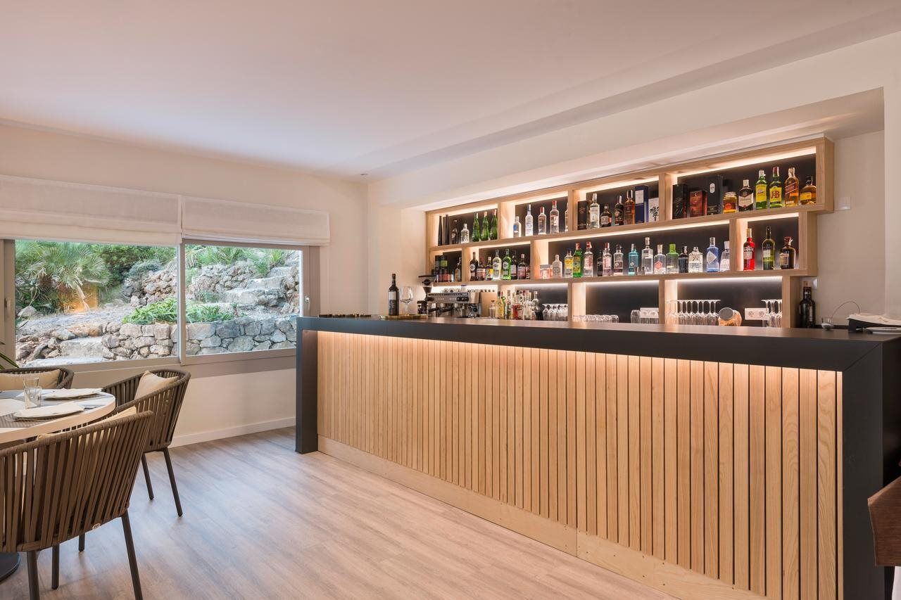 Boutique Hotel Oriola Cala de Sant Vicenc エクステリア 写真